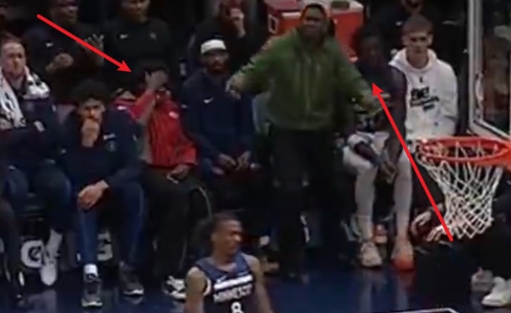 ios版下载-戈贝尔筐底放篮不进！场边麦丹无奈捂脸&amp;华子直接站起无语摊手